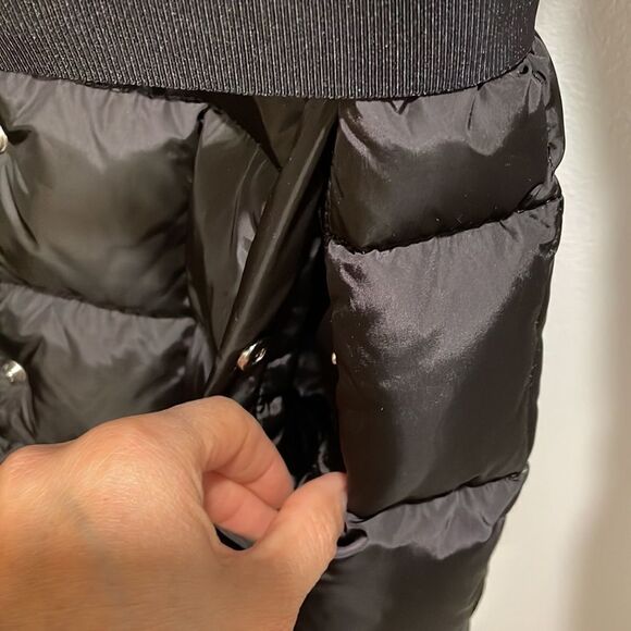 Add Down woman’s black puffer coat - Picture 6 of 8